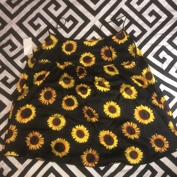 Top - Picture 2 of 2